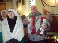  - Kolędowanie w kosciołach p.w. św. Katarzyny i p. w. św. Jerzego w Goleniowie 06 .01.14r., w Komarowie i Borzysławcu 26.01.14r. u - zdjęcie nr 3